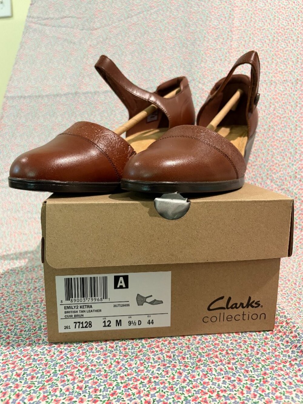 Clarks Emily2 Ketra, British Tan Leather, adjustable strap, closed toe NEW Sz 12
